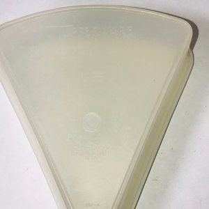 Tupperware Kitchen - 2 VTG Tupperware Pie Wedge Slice Keeper Containers Tupperware Kitchen - 2 VTG Tupperware Pie Wedge Slice Keeper Containers
